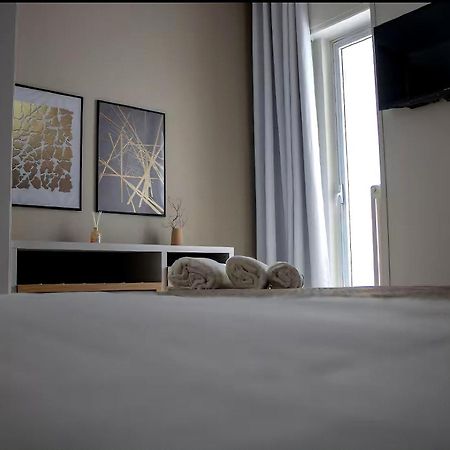 Fd Apartments - Zoe Prestigioso Appartamento Vicino Alla Stazione E Al Centro Monopoli Ngoại thất bức ảnh